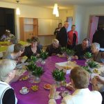 Remise du traditionnel brin de muguet du 1er mai.